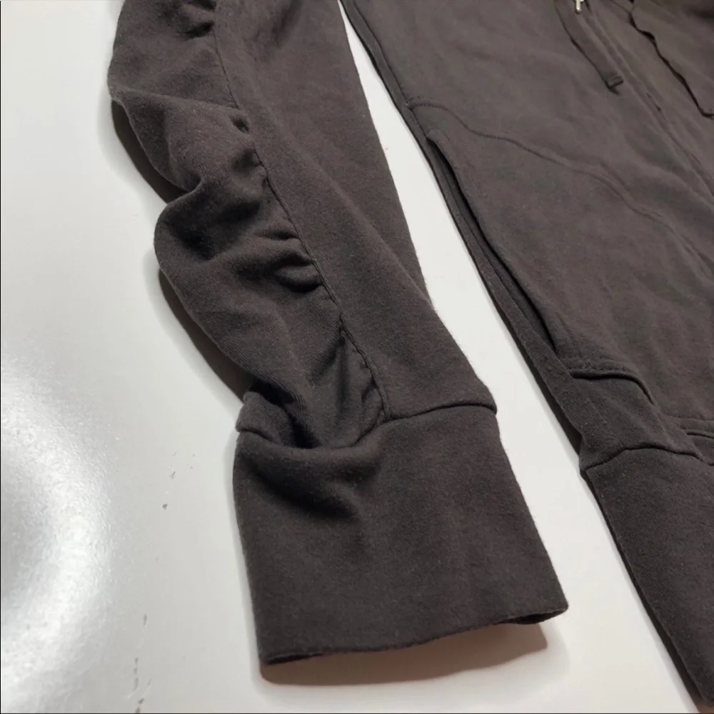 NEW York & Company Chocolate Brown Ruched Sleeve Pocket Zipup Hoodie SIZE S - Picture 4 of 12